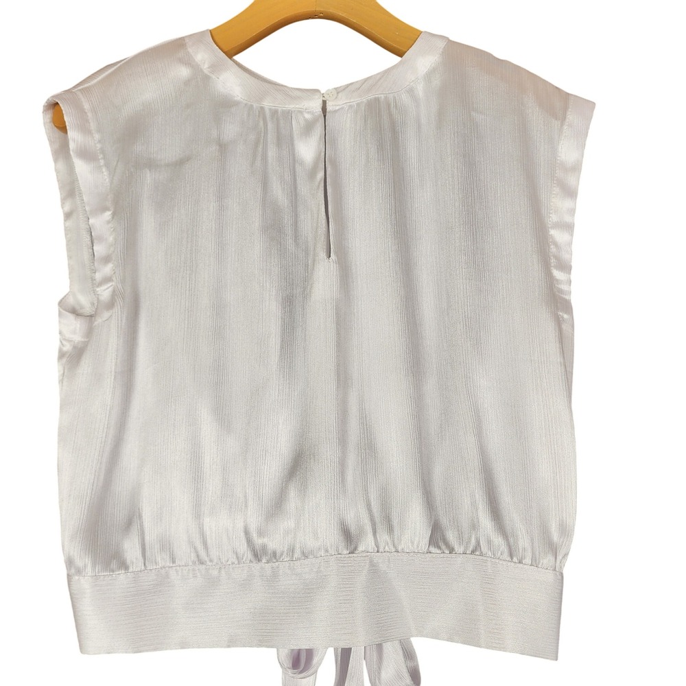 Choklate Paris White Pleated Sleeveless Tie Back Cropped Blouse Size M‎